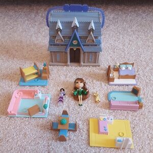 Disney Animators Collection Frozen Castle, 3 Dolls and 6 Furniture Pieces